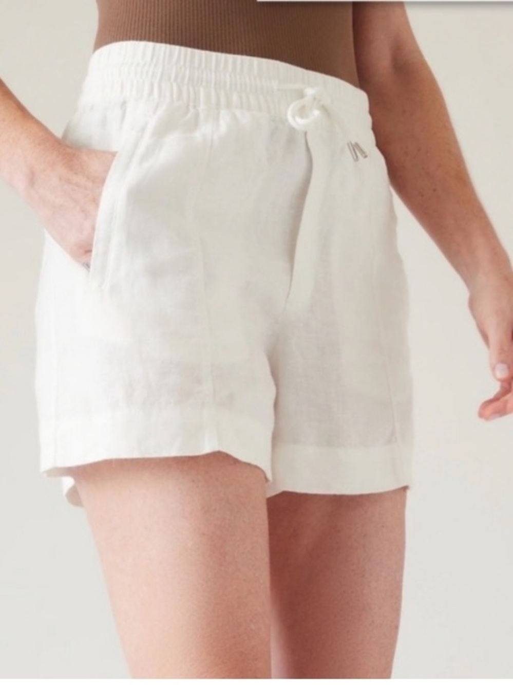 Athleta Retreat 100% Linen Mid-Rise Shorts Beach Coastal White 4